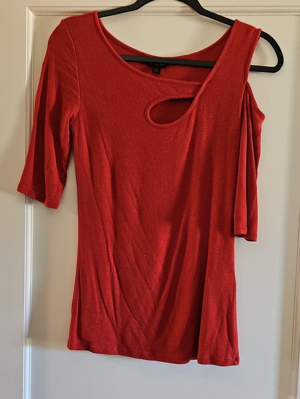 Women's Red Asymmetric Cutout Short Sleeve Top